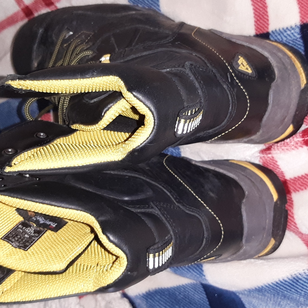 boots - Picture 2 of 5